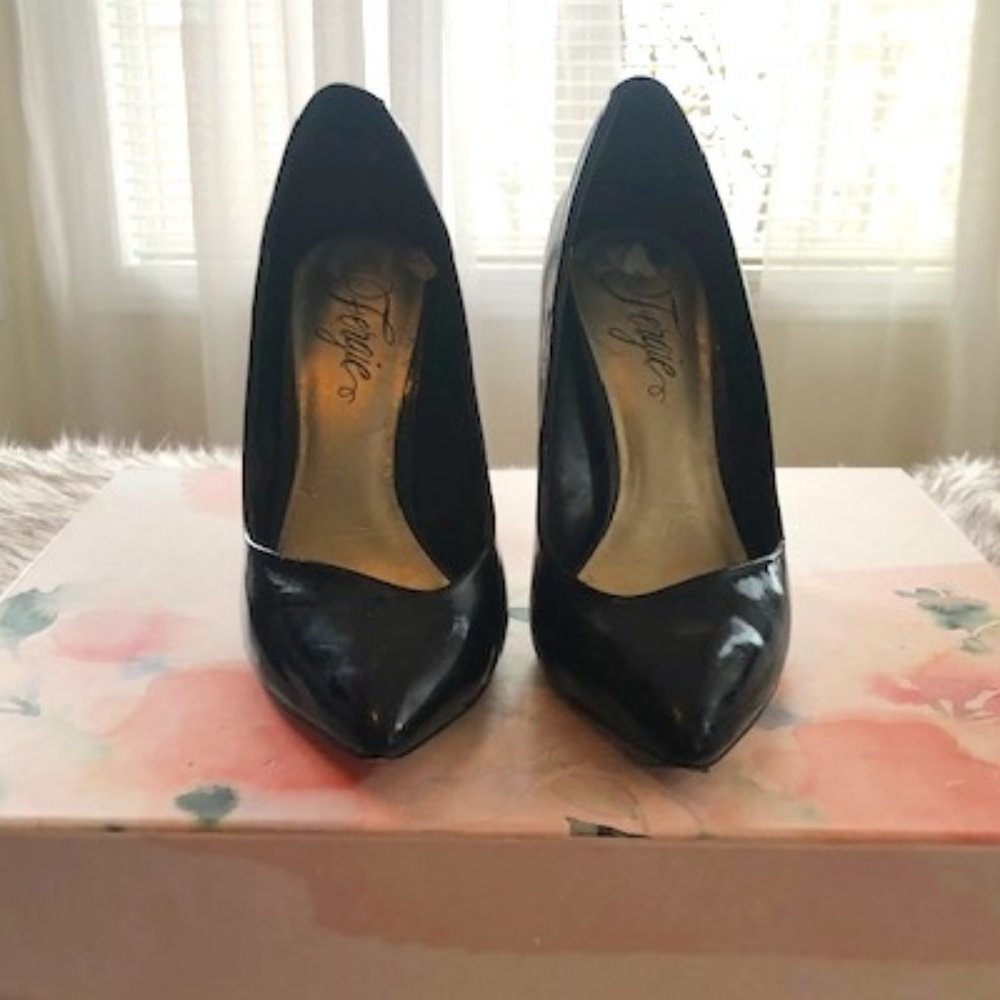 BLACK PUMPS